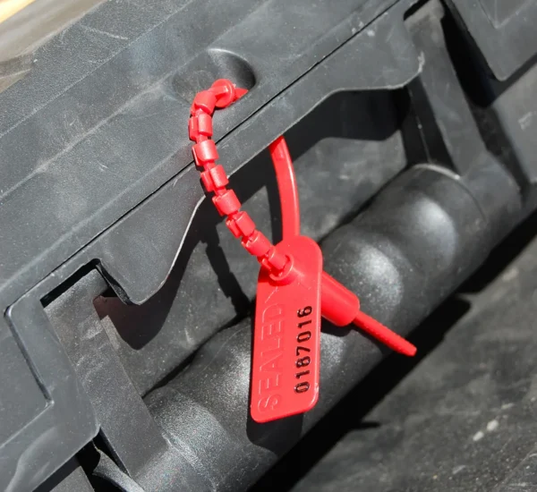 pull-tight-on--tool-case